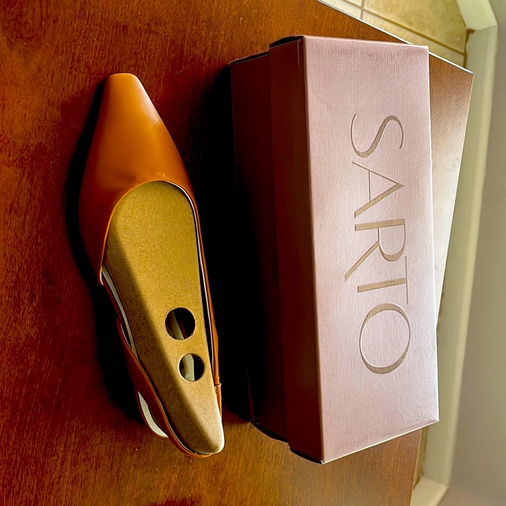 Sarto Riva slingback flat size 7.5 M at half price. Brand new never worn.